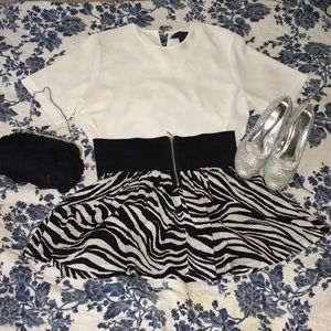 CHECK IT OUT! COMMENT WHAT YOUR FAVE OUTFIT IS!